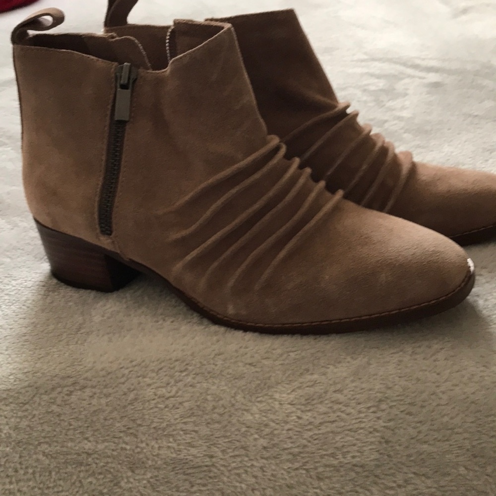 Brand new tan boots